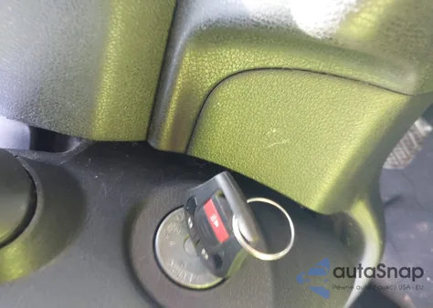 2015 Nissan Versa Note S (Sr)/S Plus/Sl/Sr/Sv z USA, uszkodzony, nr VIN 3N1CE2CP1FL406757